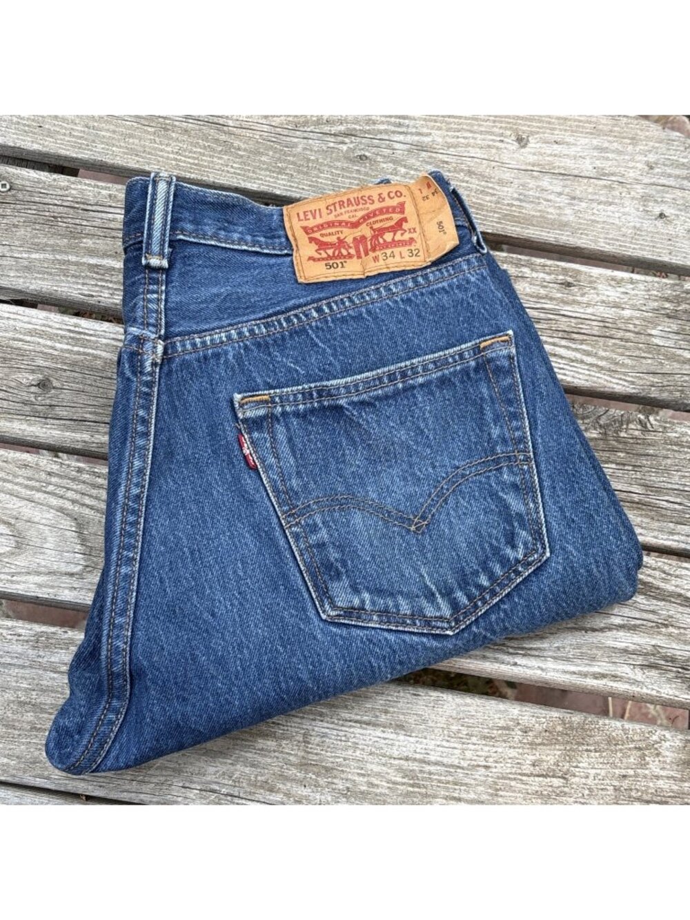 Levis 501 Jeans Mens 34x32 Button Fly Straight Leg Stone Wash Denim Red Tab